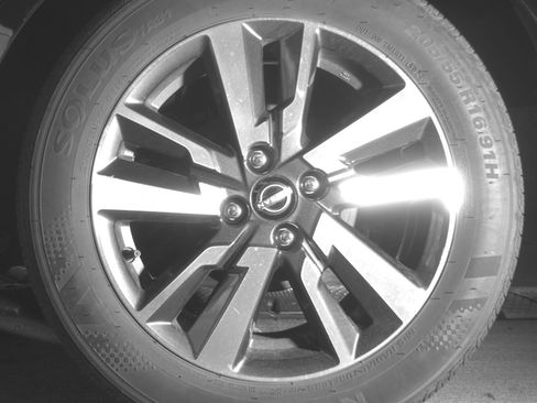 Used 2025 Nissan Versa SV FWD image 14
