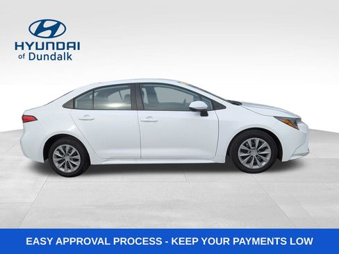 Used 2025 Toyota Corolla LE image 9