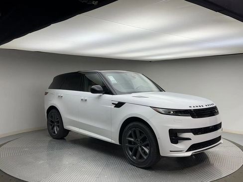 Used 2024 Land Rover Range Rover Sport Dynamic SE AWD/4WD image 2