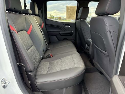 Used 2023 Chevrolet Colorado Z71 w/ Z71 Convenience Package 2 image 19