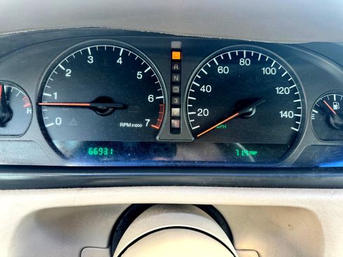 Used 2001 Cadillac Eldorado ESC w/ Comfort/Convenience Pkg image 14