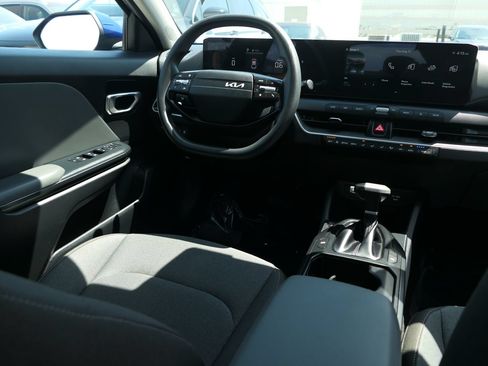 Certified 2025 Kia K4 FWD image 24