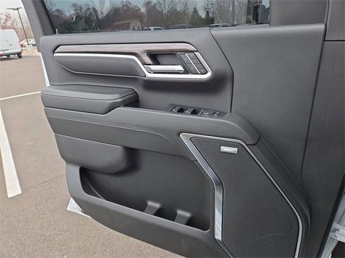 Used 2025 Chevrolet Silverado 2500 LTZ w/ LTZ Plus Package image 23