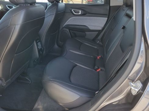 Used 2022 Jeep Compass Latitude w/ Convenience Group AWD/4WD image 8