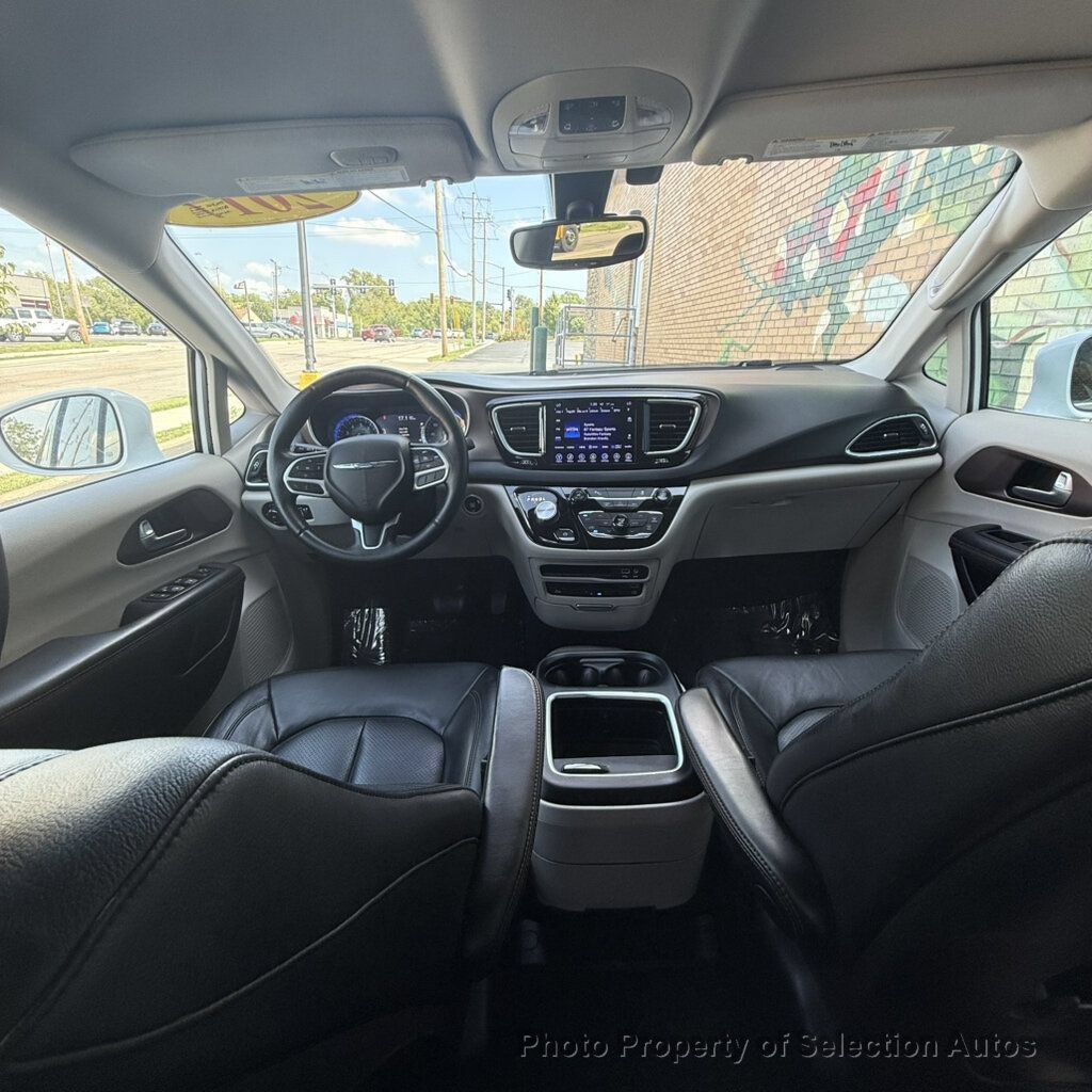 Used 2017 Chrysler Pacifica Touring-L Plus FWD image 43