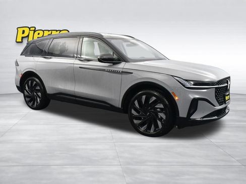 New 2026 Lincoln Nautilus Reserve w/ Jet Appearance Package image 3