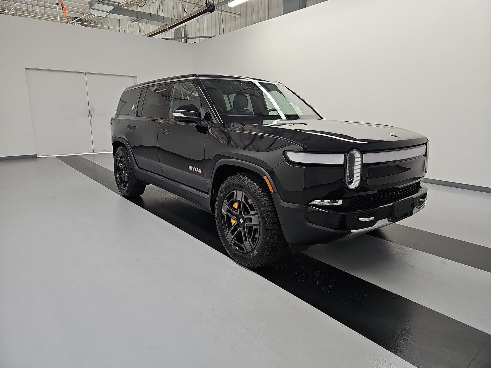Used 2023 Rivian R1S Adventure Quad AWD/4WD image 7