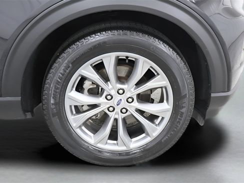 Used 2023 Ford Explorer XLT w/ Equipment Group 202A image 35