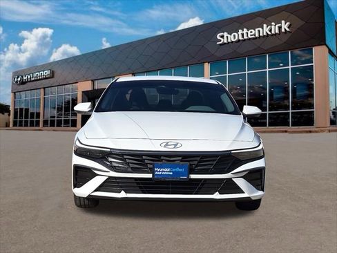 Certified 2024 Hyundai Elantra SEL image 2