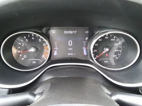 Used 2020 Jeep Compass Limited image 15