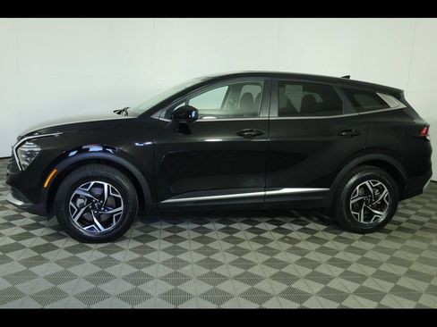 Used 2025 Kia Sportage LX AWD/4WD image 11