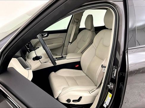 Certified 2023 Volvo XC60 B6 Ultimate w/ Protection Package Premier image 30