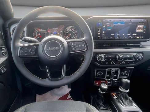 Used 2024 Jeep Wrangler Unlimited Sport AWD/4WD image 8