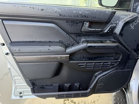 Certified 2025 Toyota 4Runner TRD Off-Road Premium image 28