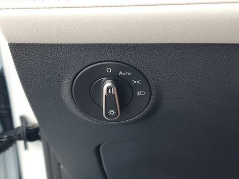 New 2026 Volkswagen Taos SE FWD image 27
