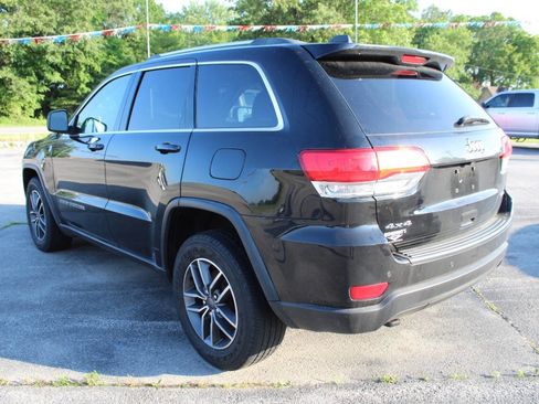Used 2019 Jeep Grand Cherokee Laredo w/ 18" Wheel & 8.4" Radio Group image 5