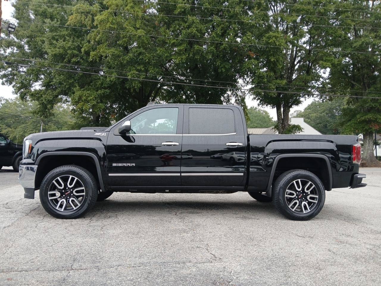 Used 2018 GMC Sierra 1500 SLT w/ SLT Premium Package AWD/4WD image 1