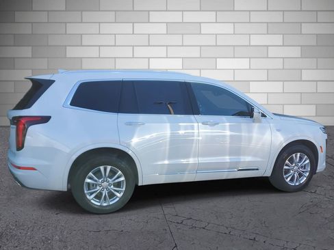 New 2025 Cadillac XT6 Luxury image 6