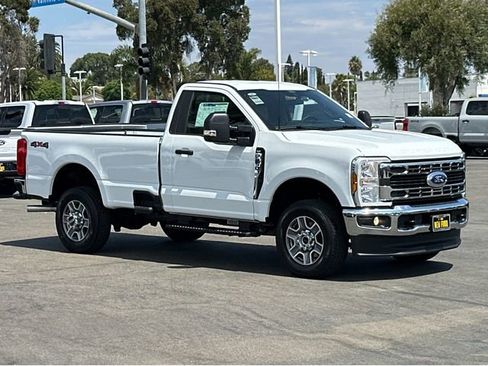 New 2025 Ford F250 XLT image 3