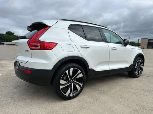 Certified 2024 Volvo XC40 B5 Plus w/ Protection Package Premier AWD/4WD image 9