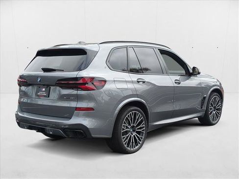 Used 2026 BMW X5 xDrive40i w/ M Sport Package image 5