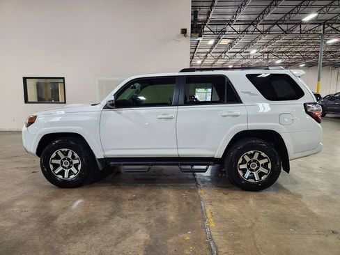 Used 2021 Toyota 4Runner TRD Off-Road Premium AWD/4WD image 7