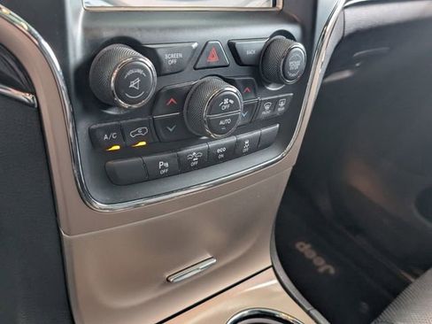 Used 2014 Jeep Grand Cherokee Overland w/ Advanced Technology Group image 22