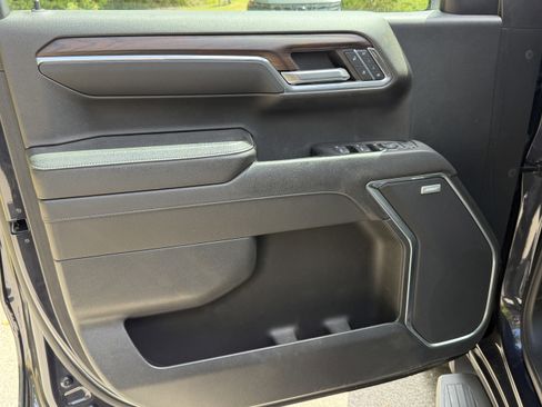 Used 2023 GMC Sierra 1500 SLT w/ SLT Premium Package image 4