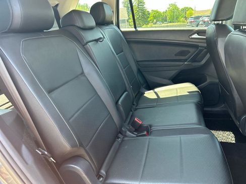 Used 2018 Volkswagen Tiguan SE w/ 3rd Row Seat Package AWD/4WD image 25