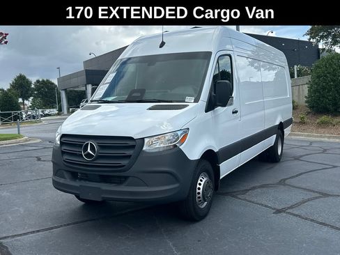 Used 2025 Mercedes-Benz Sprinter 3500 image 3