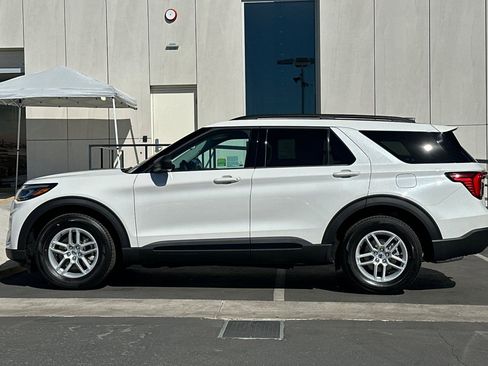 New 2026 Ford Explorer Active w/ Active Comfort Package image 6