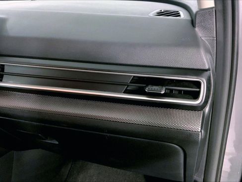 Used 2024 Kia Sportage LX image 16