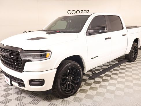 Used 2025 RAM 1500 Limited AWD/4WD image 11