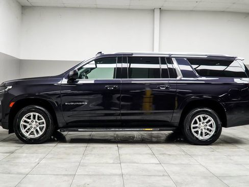 Used 2024 Chevrolet Suburban LT image 9