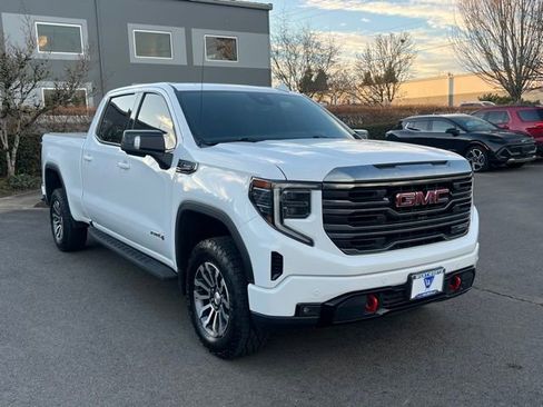 Used 2022 GMC Sierra 1500 AT4 w/ AT4 Premium Package image 1