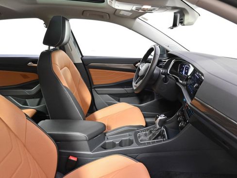 Used 2024 Volkswagen Jetta SEL image 16