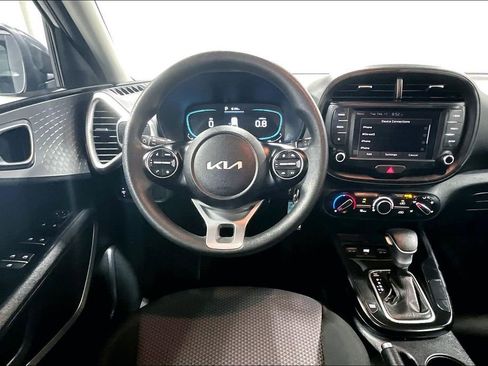 Used 2025 Kia Soul LX image 7