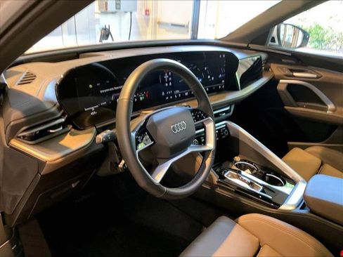 Certified 2025 Audi Q5 Premium w/ Premium Plus AWD/4WD image 5