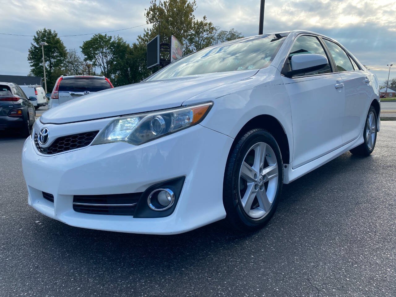 Used 2013 Toyota Camry SE FWD image 7