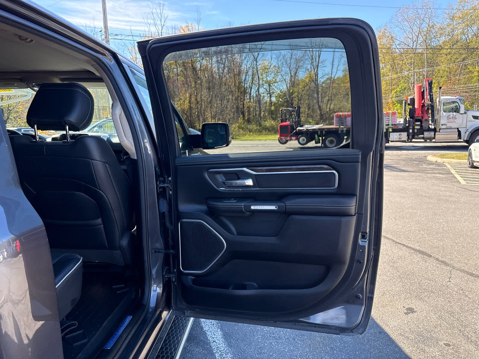 Used 2020 RAM 1500 Laramie AWD/4WD image 18