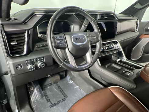 Certified 2025 GMC Sierra 3500 Denali Ultimate AWD/4WD image 11