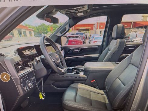 Used 2025 Chevrolet Tahoe LT w/ Sun And Tow Package RWD image 4