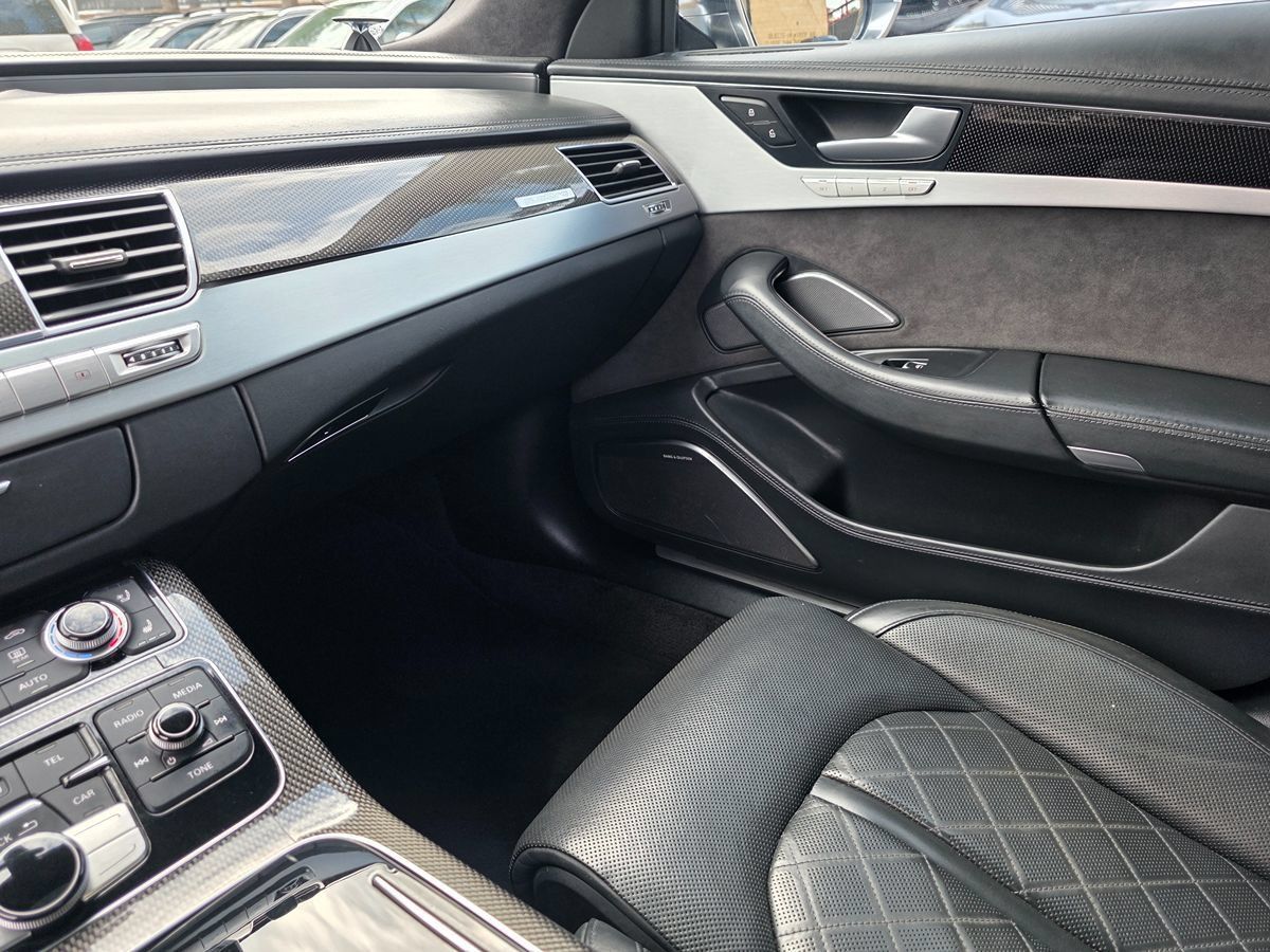 Used 2015 Audi S8 AWD/4WD image 39