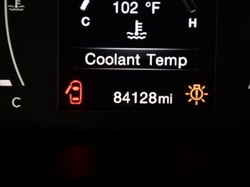 Used 2015 Jeep Renegade Latitude w/ Cold Weather Group II AWD/4WD image 17