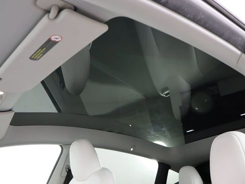 Used 2023 Tesla Model Y Performance AWD/4WD image 19