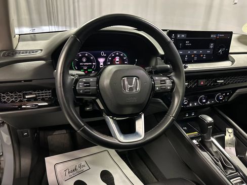 Used 2023 Honda Accord Touring image 13