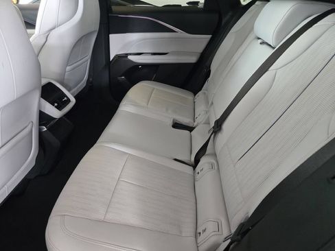 Used 2024 Cadillac Lyriq Sport AWD/4WD image 17