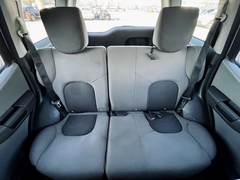 Used 2015 Nissan Xterra S image 27