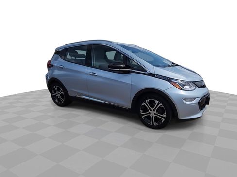 Used 2017 Chevrolet Bolt Premier w/ Driver Confidence II Package FWD image 2