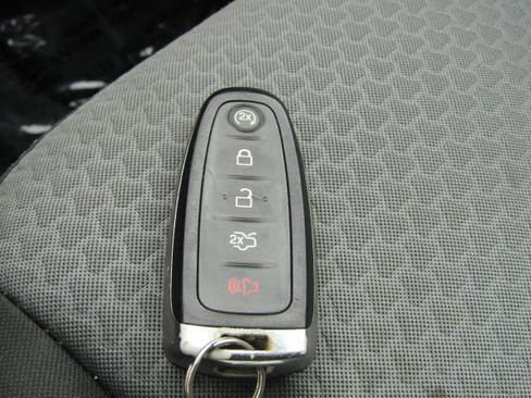 Used 2019 Ford Escape SE image 25